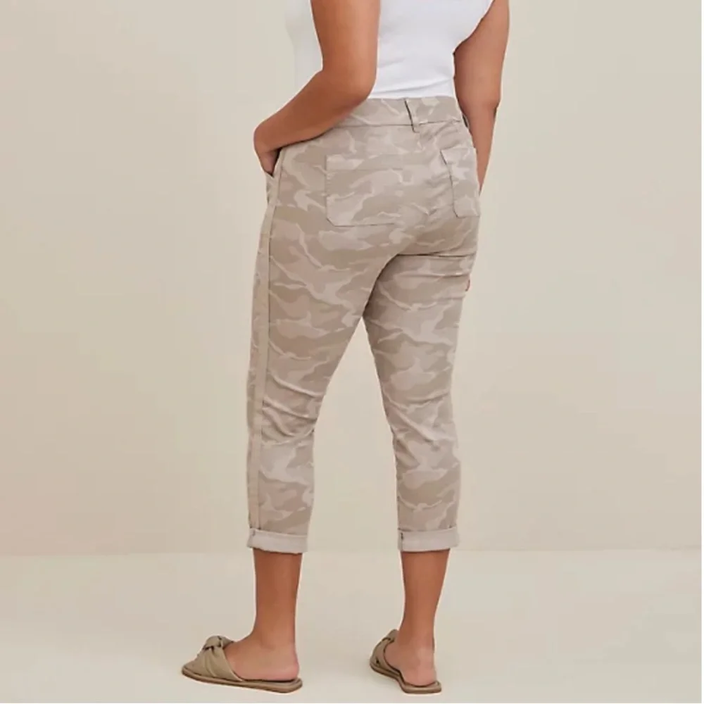 Torrid CROP AVIATOR SKINNY STRETCH TWILL MID-RISE PANT - Picture 2 of 5